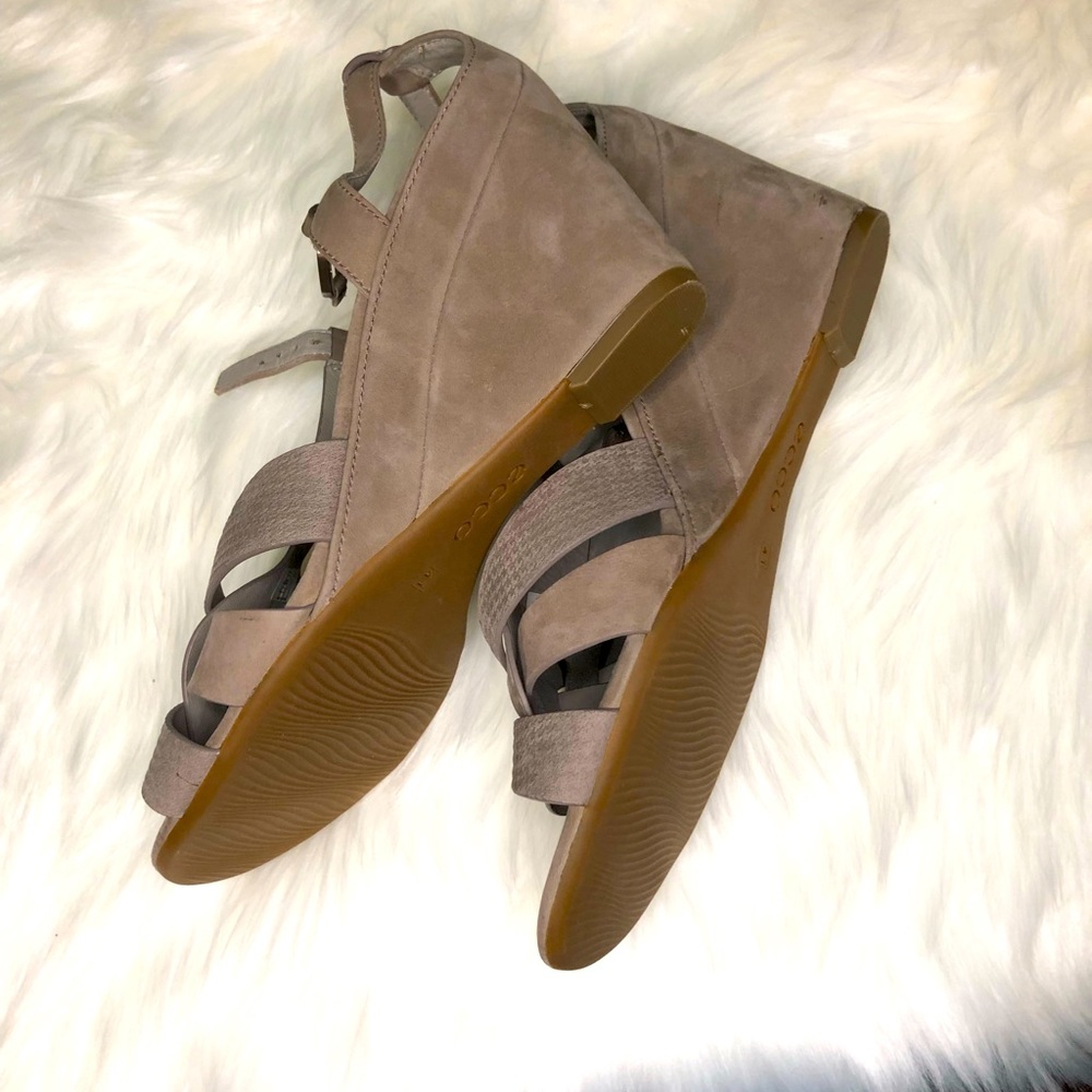 Gentle used beige Wedge heel with a Pastels, T-bars Style and open toes sandals.